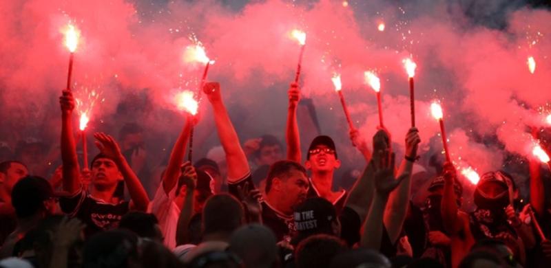 Pisca De Estádio Sinalizador Luminoso - Caruaru Cx C/ 10 - Fita de
